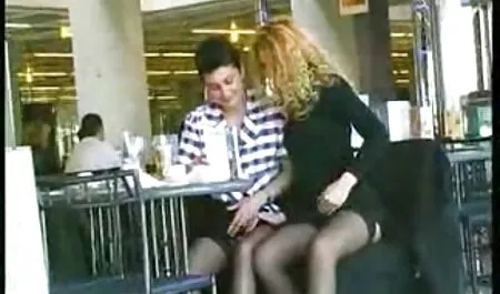 Nuori nainen tapaa bussissa opiskelijoiden finnish porn kanssa