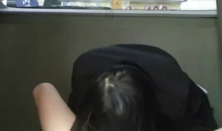 Taksinkuljettaja vei finnish porn tube mustan naisen perheineen.