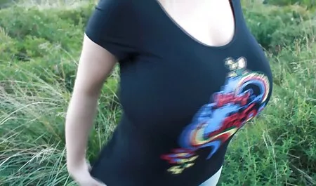 Äiti oli blondi, ja hänen kurkustaan suomi kotiporno ja anaalileluistaan.