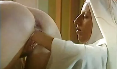 Tyttöystävä lun finnish porn seksiä nuori taiteilija, joka allas