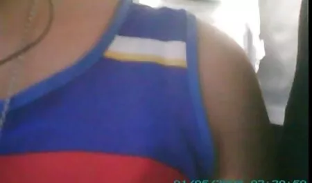 Allie Rey poseeraa alasti edessä sinua suomi porno ilmainen veli