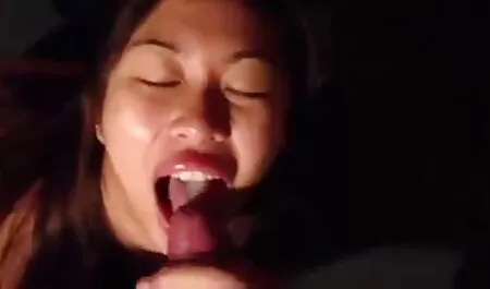 Kirkas ja hyväillä suomi sex tube hänen perse, jalat kautta housut Web-kamera.