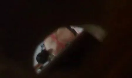 Pilotti vitun emäntä kotiporno suomi violetti housut pöydällä toimistossa