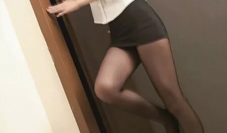 Nuori slim määrättiin suomi porno videot aamulla tyttöystävän luokse.