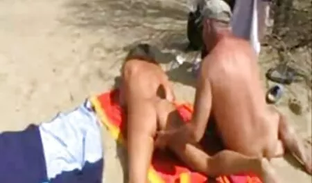 Äiti Ja Sormet Ovat Vaikeita Ihmisiä Isojen Tissien Välissä. porno finnish