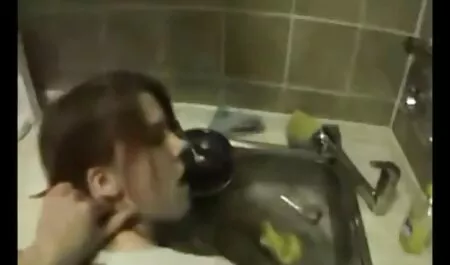 Sormi nuoren tytön suomen pornoa perseeseen,