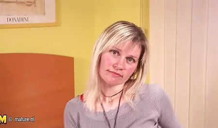 Povekas punainen suomi pprno pyyhe kylvyn jälkeen ja masturbointi
